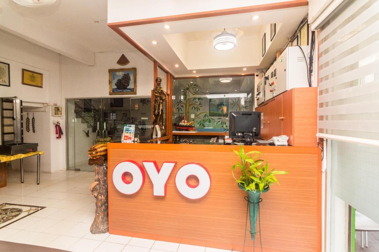 Vaccinated Staff - Oyo 1771 Zeke Hotel Batam Bagian luar foto
